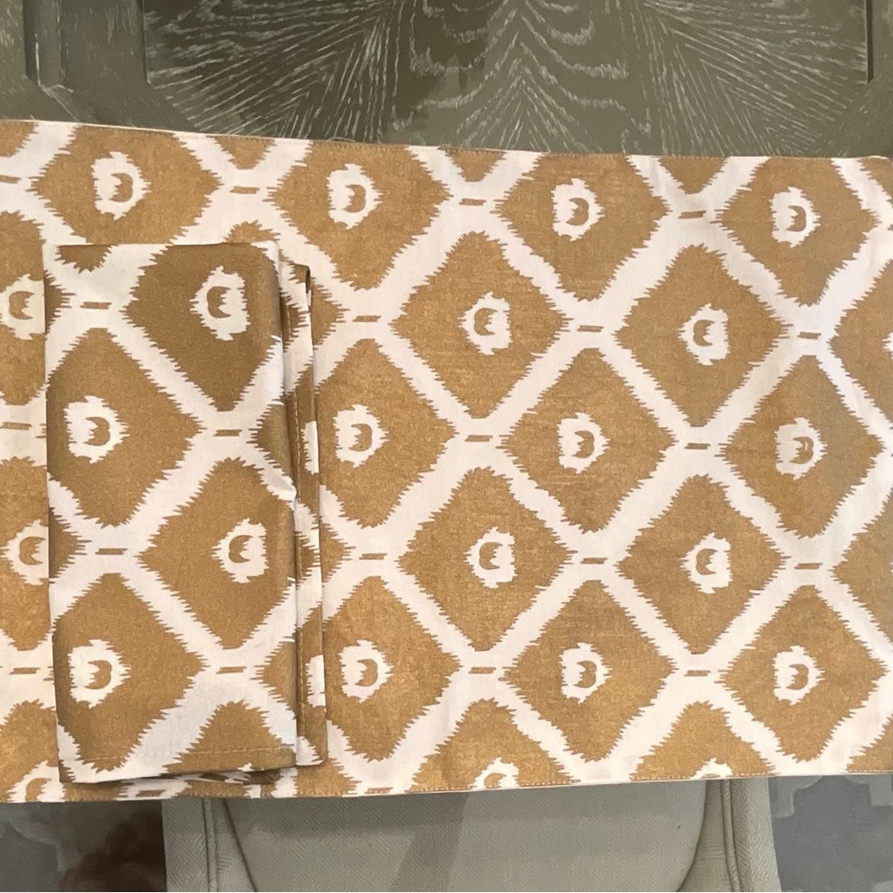 Elegant Gold and Cream Placemat and Napkin Set
